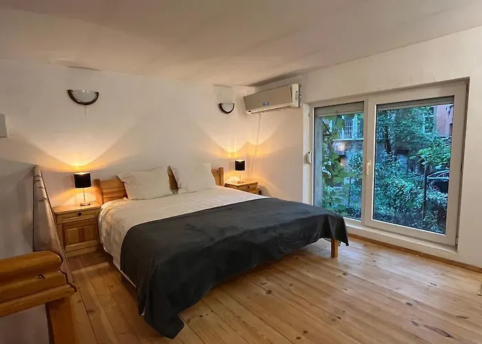 Charming Loft Center